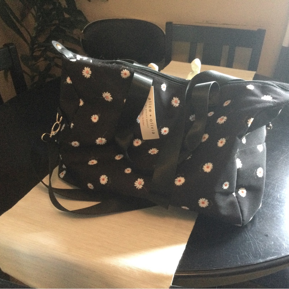 NWT Alice & Olivia duffle.